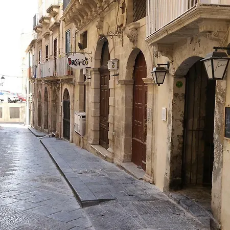 Sole D'ortigia * سيراكوزا